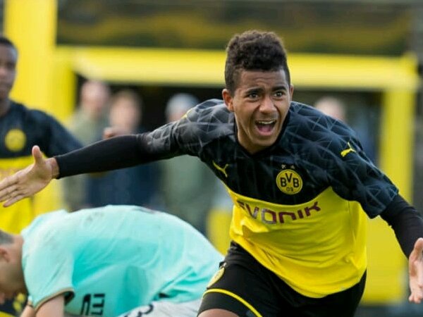 Dua Bintang Muda Dortmund Ini Akan Mulai Latihan Bersama Tim Utama
