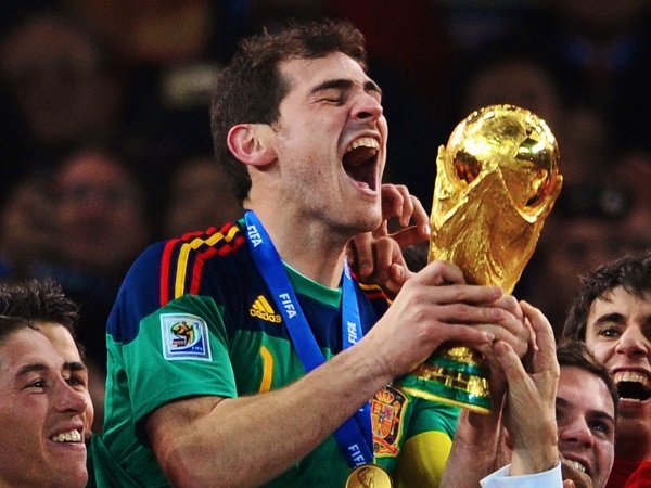 Iker Casillas Resmi Umumkan Pensiun dari Dunia Sepak Bola