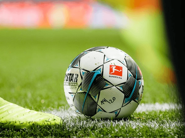 Akhirnya! Bundesliga Izinkan Suporter Saksikan Langsung Pertandingan