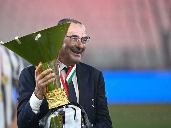 Bela Maurizio Sarri, Pelatih Lyon Tetap Anggap Juventus yang Terbaik