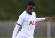 Usai Teken Kontrak Baru, Defender Muda Tottenham Kembali Dipinjamkan Ke Lincoln City