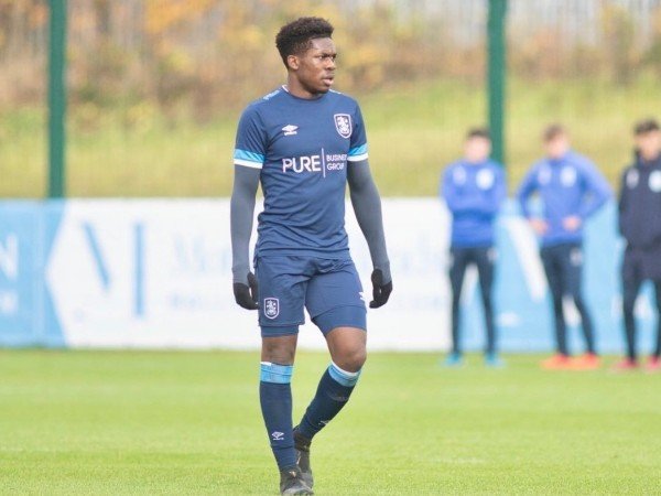 Arsenal Dapatkan Wonderkid Huddersfield secara Cuma-cuma
