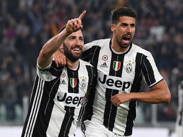 Juventus Ingin Akhiri Kontrak Higuain dan Khedira