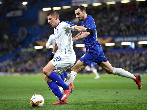 Mykolenko beraksi melawan Chelsea di Liga Europa