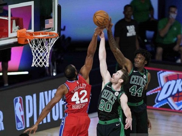 Forward Boston Celtics, Gordon Hayward saat melawan Philadelphia 76ers. (Images: USATODAYSPORTS)