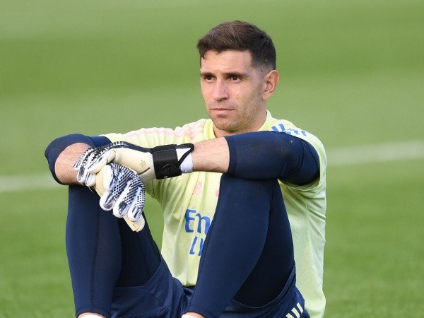 Emiliano Martinez diambang kepindahan ke Aston Villa