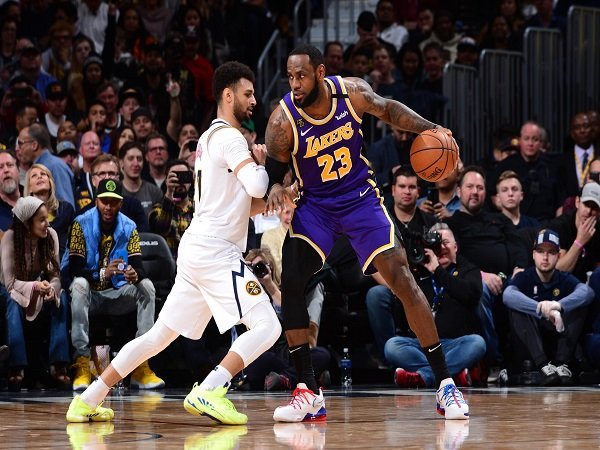 LeBron James persiapkan diri untuk hadapi Denver Nuggets di final konferensi barat NBA.