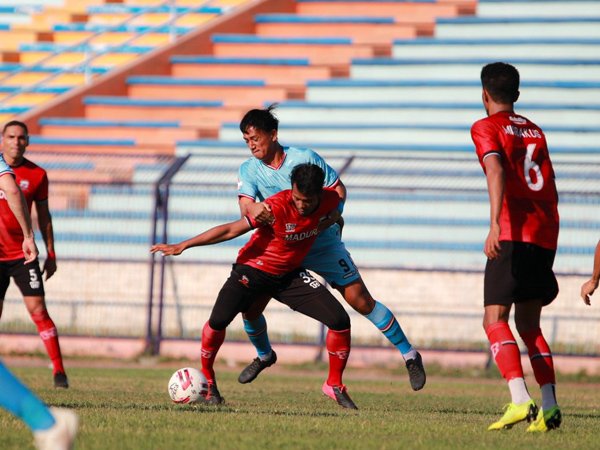 Pertandingan uji coba Madura United vs Persela Lamongan