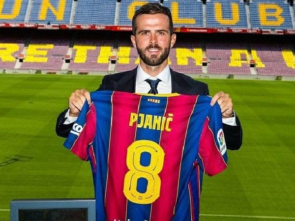 Miralem Pjanic bangga bisa bermain untuk Barcelona