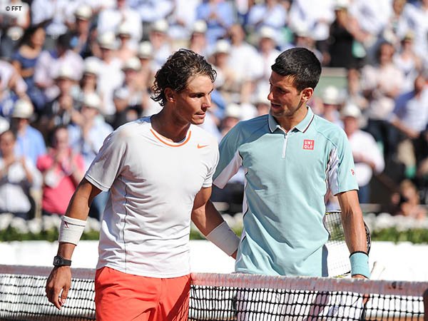 Rafael Nadal [kiri] mendominasi pertemuan melawan Novak Djokovic [kanan] di French Open