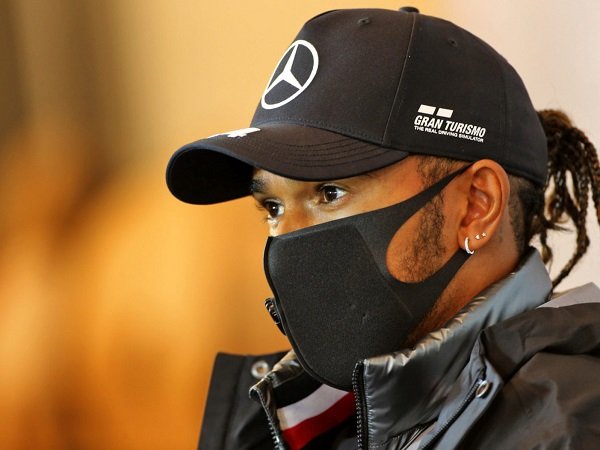 Lewis Hamilton tak pikirkan rekor Michael Schumacher di GP Eifel.