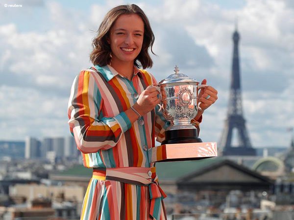 Iga Swiatek memenangkan gelar Grand Slam pertama dalam kariernya di French Open 2020