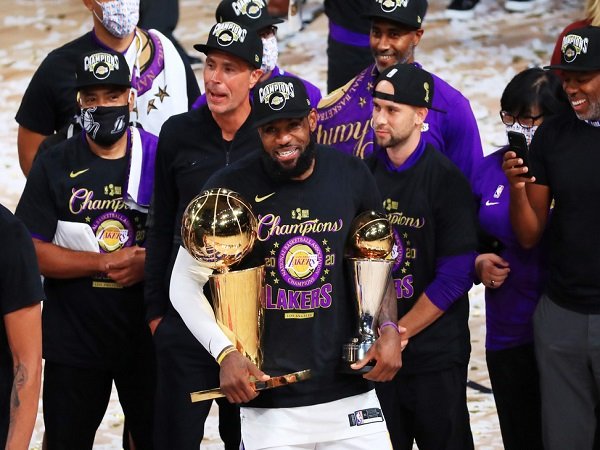 LeBron James menangi gelar Finals MVP untuk musim 2020.