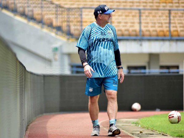 Pelatih Persib, Robert Rene Alberts