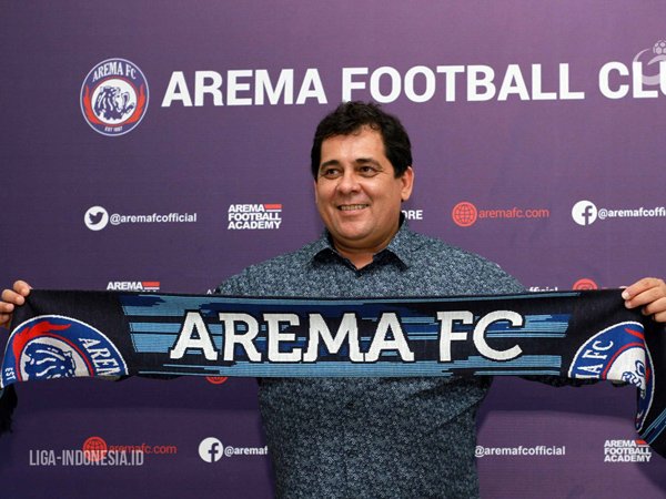 Pelatih Arema FC, Carlos Oliveira