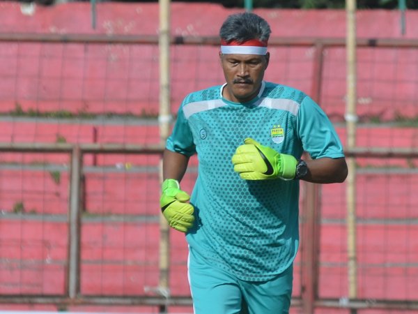 Deputi pelatih kiper Persib, Gatot Prasetyo