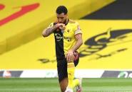 Dikaitkan Tottenham, Deeney Ungkap Pertemuan dengan Jose Mourinho