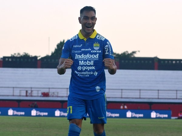 Gelandang asing Asia Persib, Omid Nazari