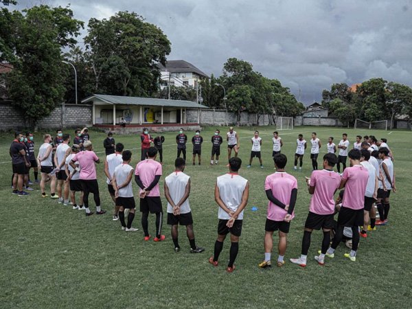 Ketidakjelasan Liga 1 membuat Bali United akhirnya meliburkan latihan tim