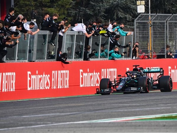 Mercedes ingin kembali incar gelar konstruktor musim depan.