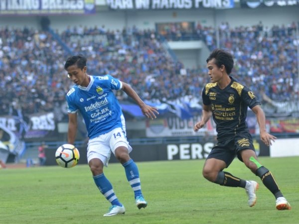 Penyerang Persib, Agung Mulyadi ketika menghadapi Sriwijaya FC pada musim 2018 lalu