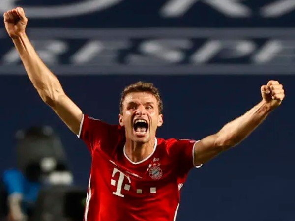 Alexander Schwolow Tidak Menyukai Kehadiran Thomas Muller