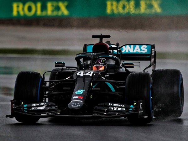 Lewis Hamilton sukses sabet gelar juara dunia musim 2020 usai menangi balapan GP Turki.