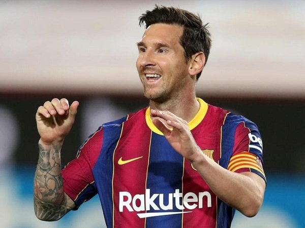 Pep Guardiola harapkan Lionel Messi pensiun di Barcelona.