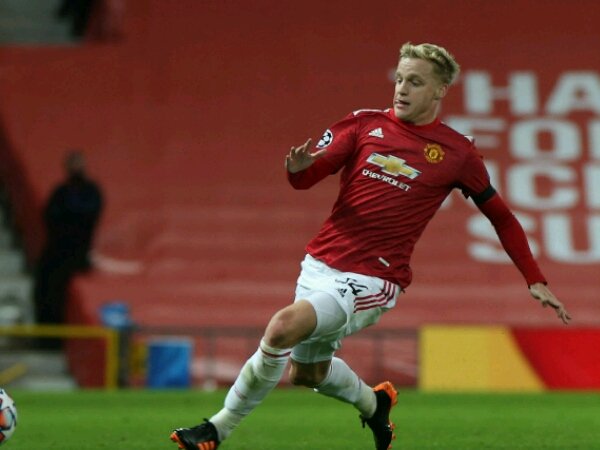 Donny van de Beek mengaku bisa bermain dibanyak posisi untuk Manchester United
