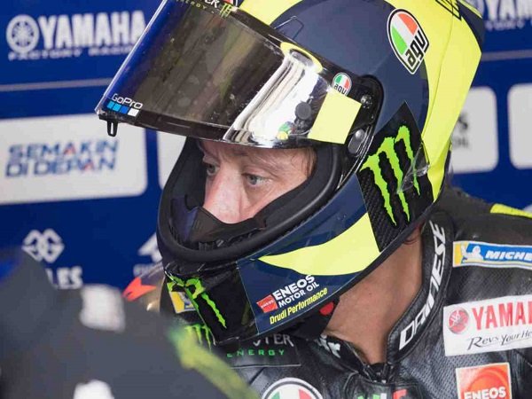 Valentino Rossi berharap bisa kompetitif lagi di Petronas Yamaha.