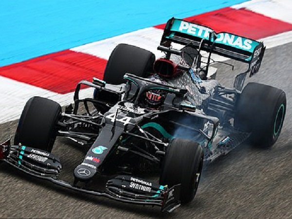 Hasil gemilang dicatat pebalap Mercedes, Lewis Hamilton. (Images: Getty).