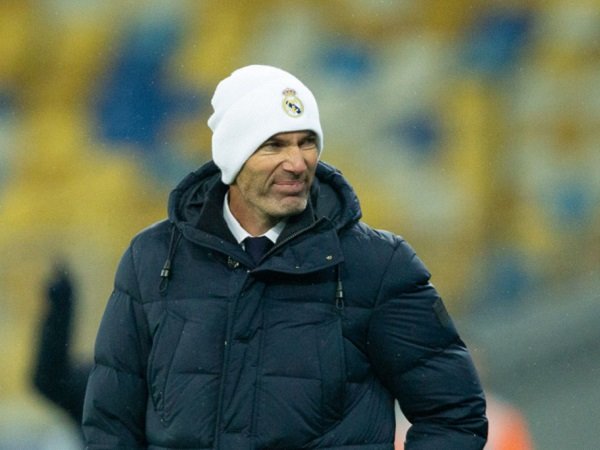 Zinedine Zidane percaya diri akan tetap lanjut bersama Real Madrid.