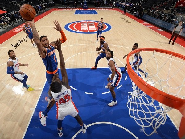 Obi Toppin sukses bawa New York Knicks kalahkan Detroit Pistons.