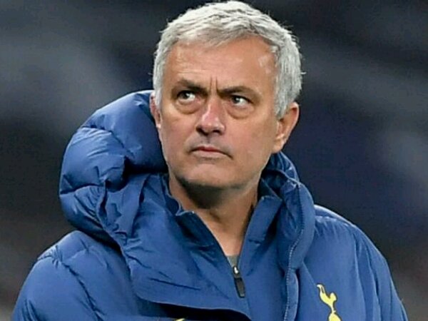 Jose Mourinho merasa kurang mendapat waktu sebagai manajer MU