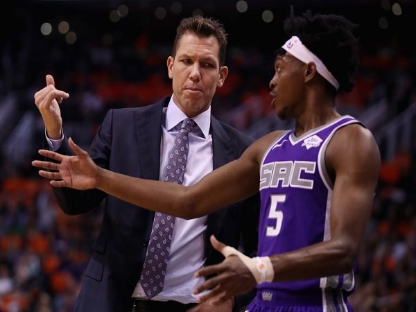 Luke Walton punya harapan besar terhadap De'Aaron Fox.