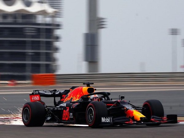 Max Verstappen pesimistis dengan potensi Red Bull kalahkan Mercedes.