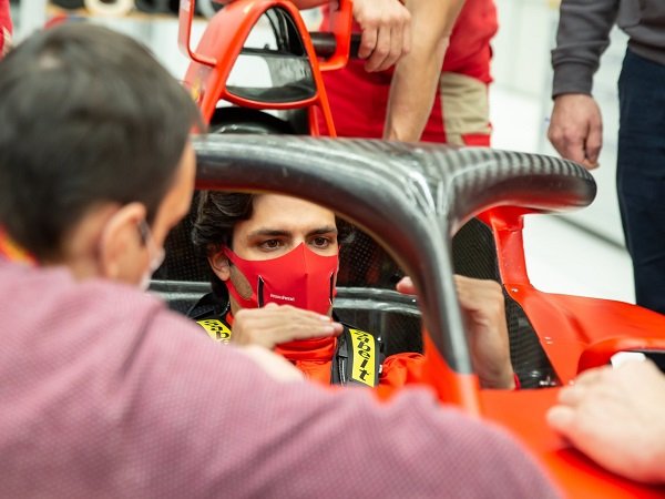 Ferrari berharap agar Carlos Sainz Jr bisa tampil optimal di musim 2021.