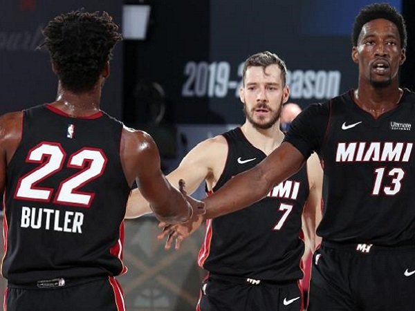 Dua pemain andalan Miami Heat, Jimmy Butler dan Bam Adebayo. (Images: Getty)