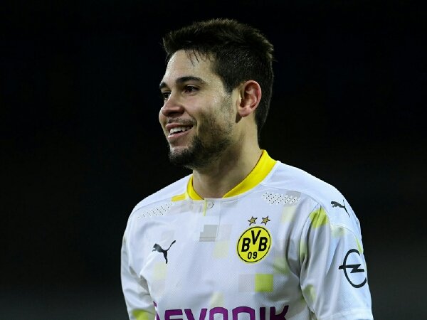 Raphael Guerreiro mengaku sempat hampir tinggalkan Borussia Dortmund untuk PSG