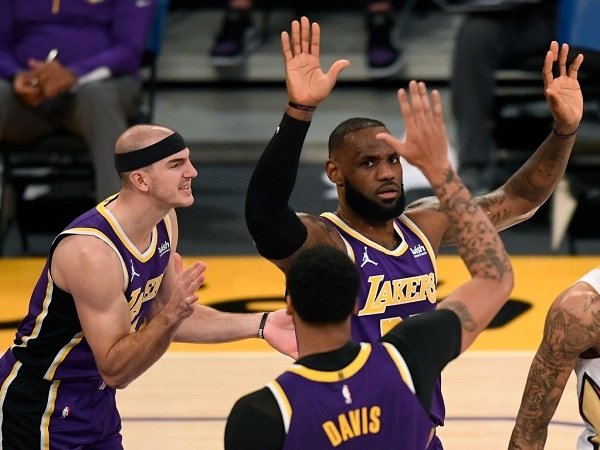 Los Angeles Lakers kalahkan New Orleans Pelicans dengan skor telak.