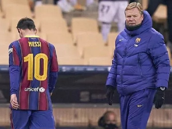 Reaksi Ronald Koeman saat Lionel Messi meninggalkan lapangan. (Images: Getty)