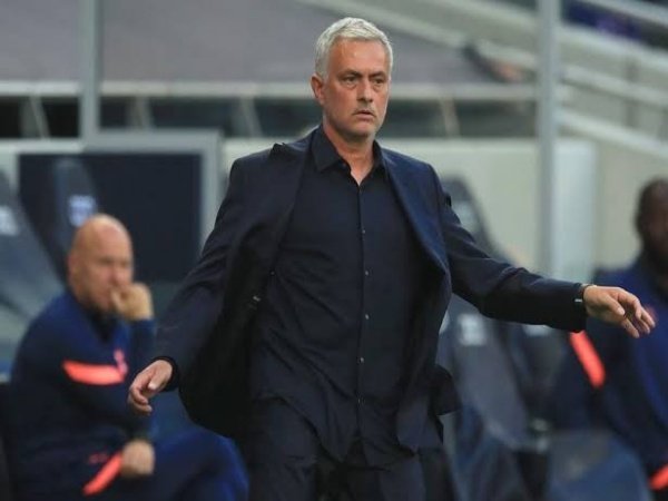 United berpotensi rusak rencana Mourinho di bursa