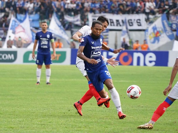 Pemain bertahan PSIS Semarang, Abanda Rahman dipinjamkan ke Lalenok United