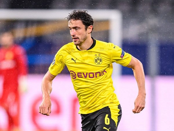 Thomas Delaney mengaku kelelahan saat laga Borussia Dortmund kontra Paderborn