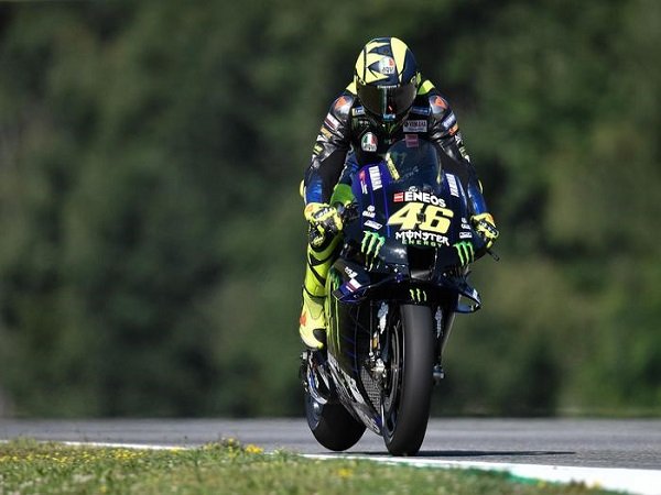 Valentino Rossi berharap Yamaha bisa ubah metode kerja untuk pengembangan motor.