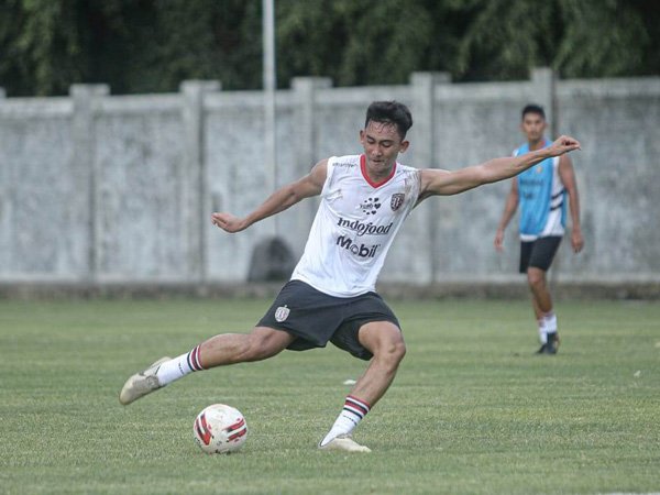 Pemain muda Bali United, Komang Tri