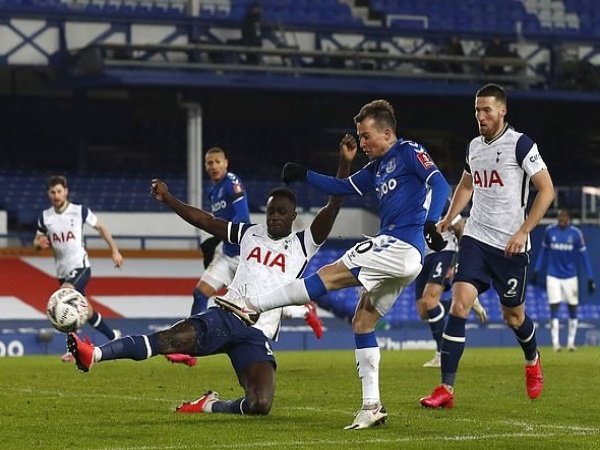 Mourinho kritik lini pertahanan Tottenham usai tersingkir dari Piala FA