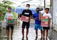 Salut! Pemain PSIS Semarang Turun Langsung Bantu Korban Terdampak Banjir