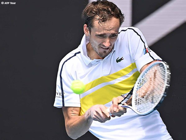 Daniil Medvedev berjuang habis-habisan demi melaju ke babak keempat Australian Open 2021