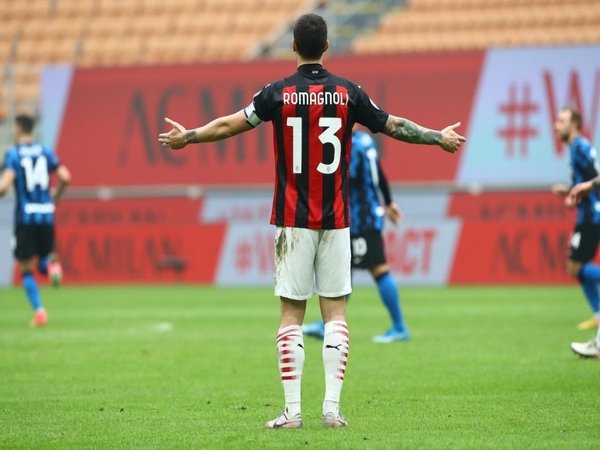 Romagnoli diklaim hanya akan jadi pemain cadangan saat AC Milan berjumpa AS Roma (29/2) / via Getty Images
